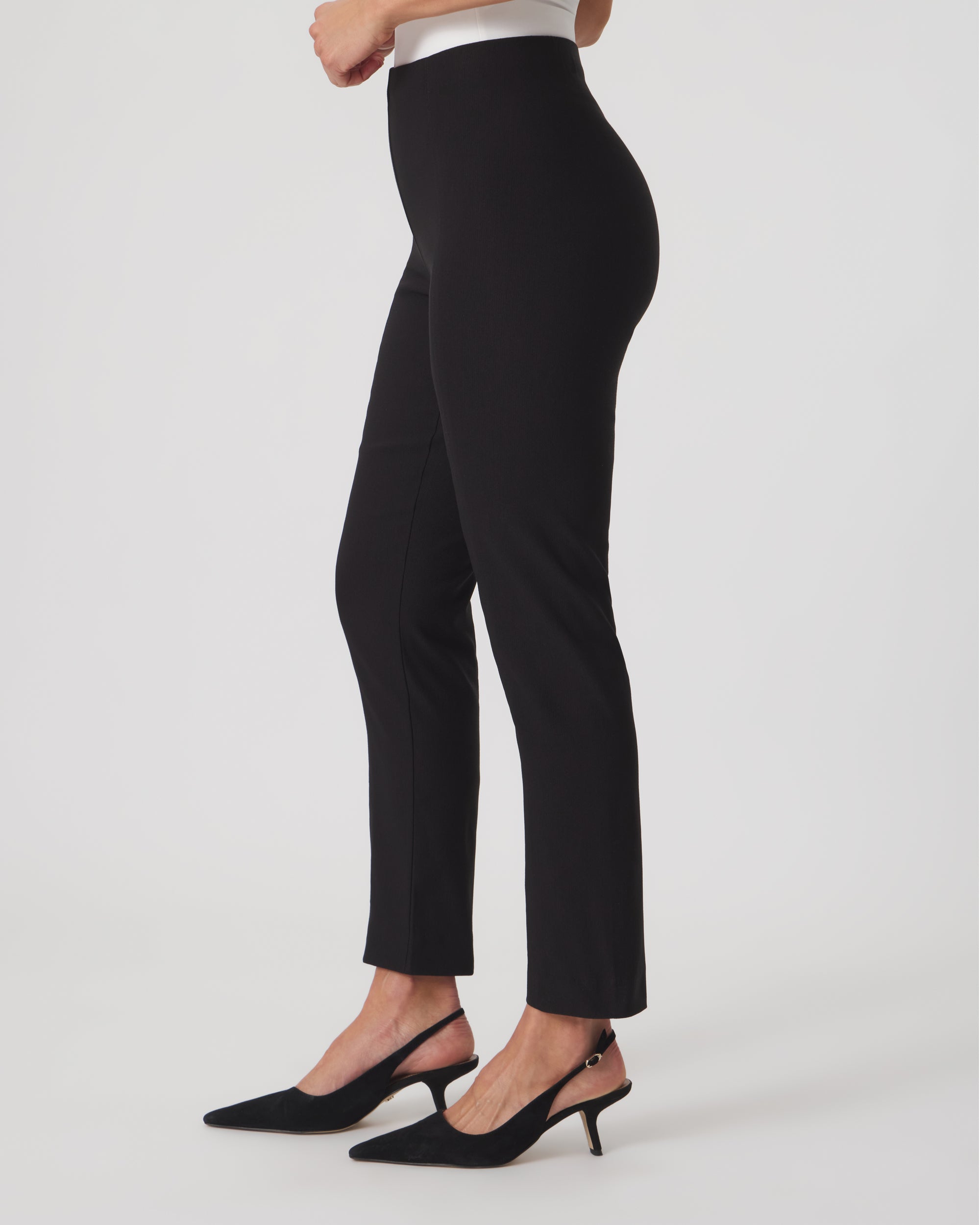 Slim Ankle Magic Pant in Black