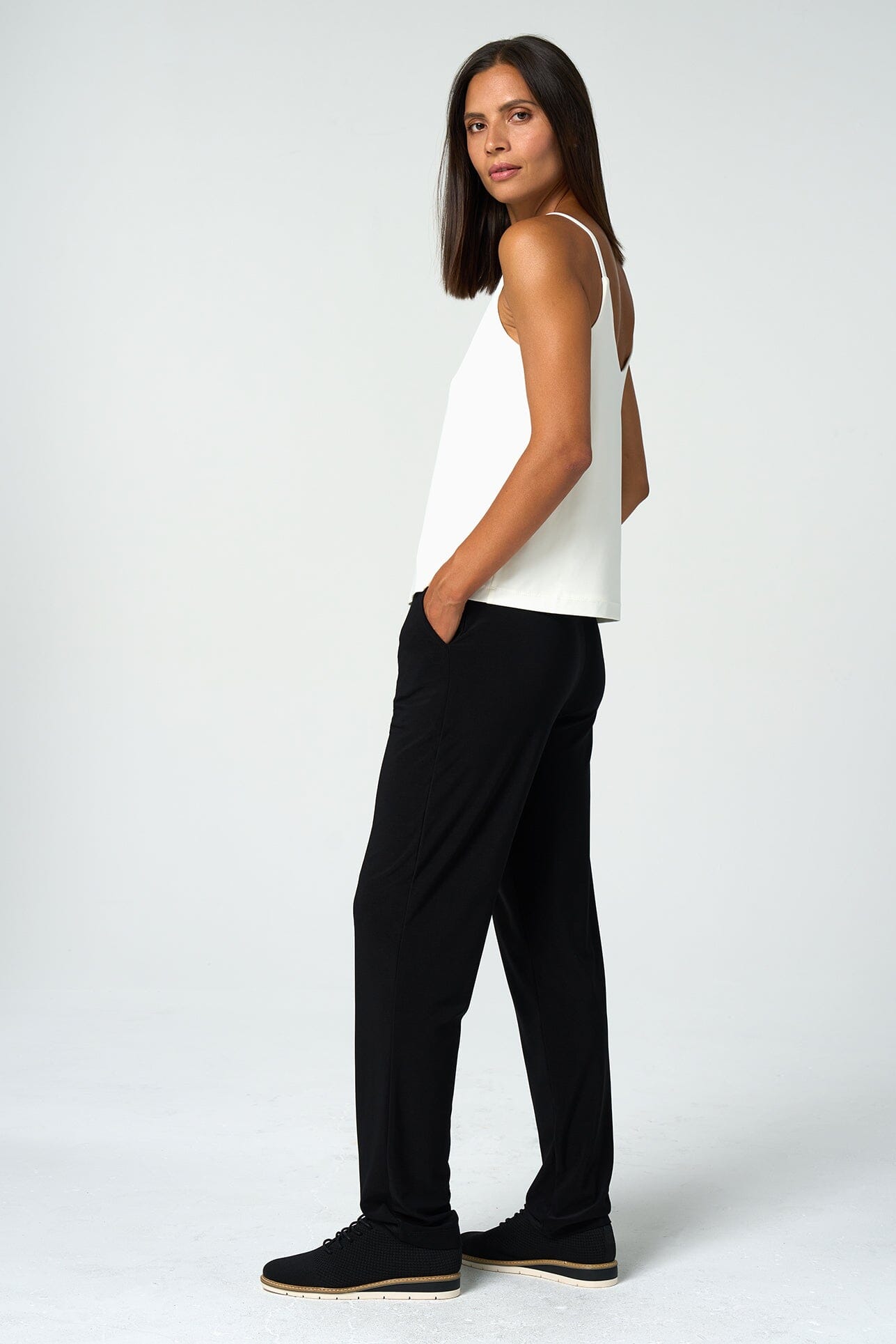 Pants - Essential Slim Pant